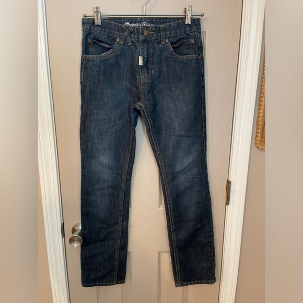 LR Geans boys medium wash straight leg jeans. Size 14.